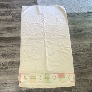 100% Cotton Cream & Floral Bath Towel